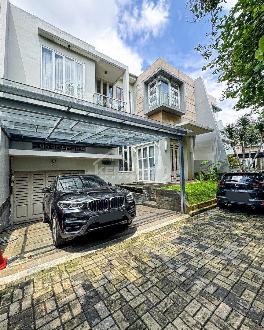 Bebas Banjir, Rumah Townhouse , 2 Lantai, SHM, Siap Huni